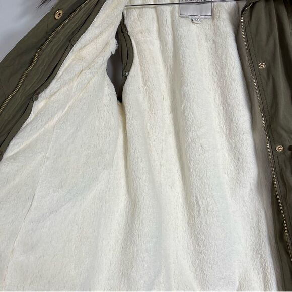 Forever New Utility Vest size 2 - Picture 7 of 8